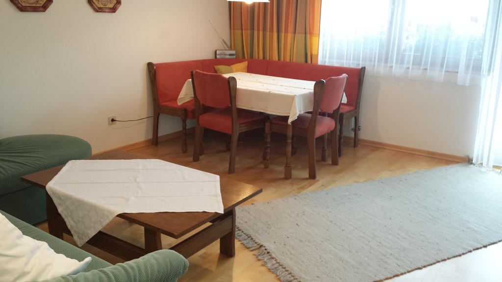 Haus Fichtenstamm Seefeld in Tirol Oda fotoğraf